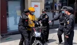 重庆外卖小哥最新视爆料,街头巷尾的温暖瞬间与挑战时刻